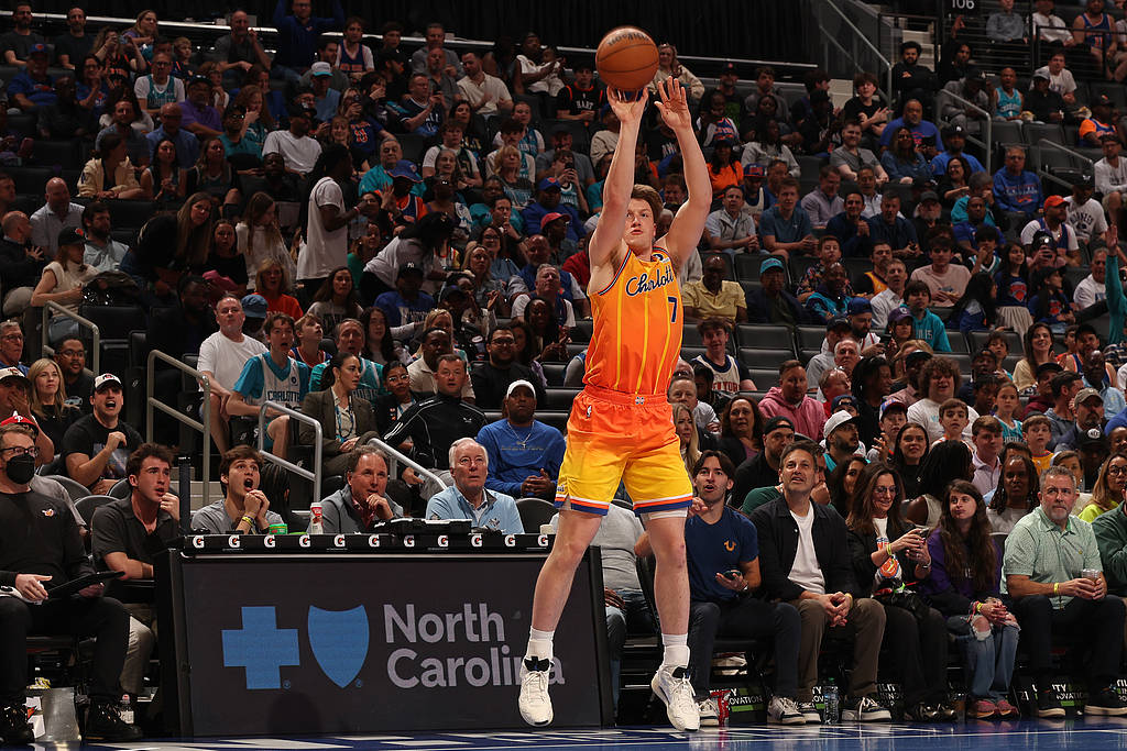 克努佩尔26+11+8造NBA新历史 比肩基德库里来日必超？